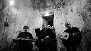 Επίσης το 2023 τα Χριστούγεννα μας θα φωταγωγήσει η χορωδία του Γιώργου Χαχλάκη που θα μας φέρει παραδοσιακά ελληνικά χριστουγεννιάτικα τραγούδια και ελληνικά τραγούδια.