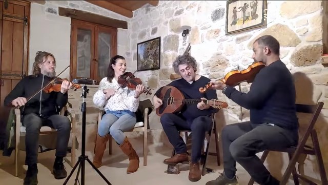 Cretan Strings – Maria Manousaki, Markos Renieris, Michalis Loufardakis, Kyriakos Stavrianoudakis